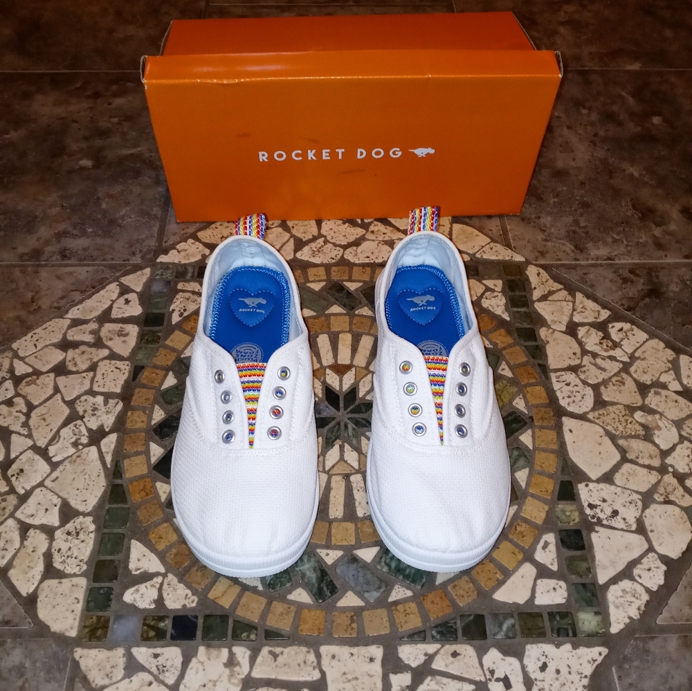 Rocket Dog Lace Less Shoes